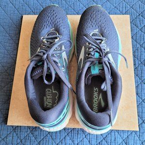 Ghost 11 Brooks Running Shoes- Womens size 10D